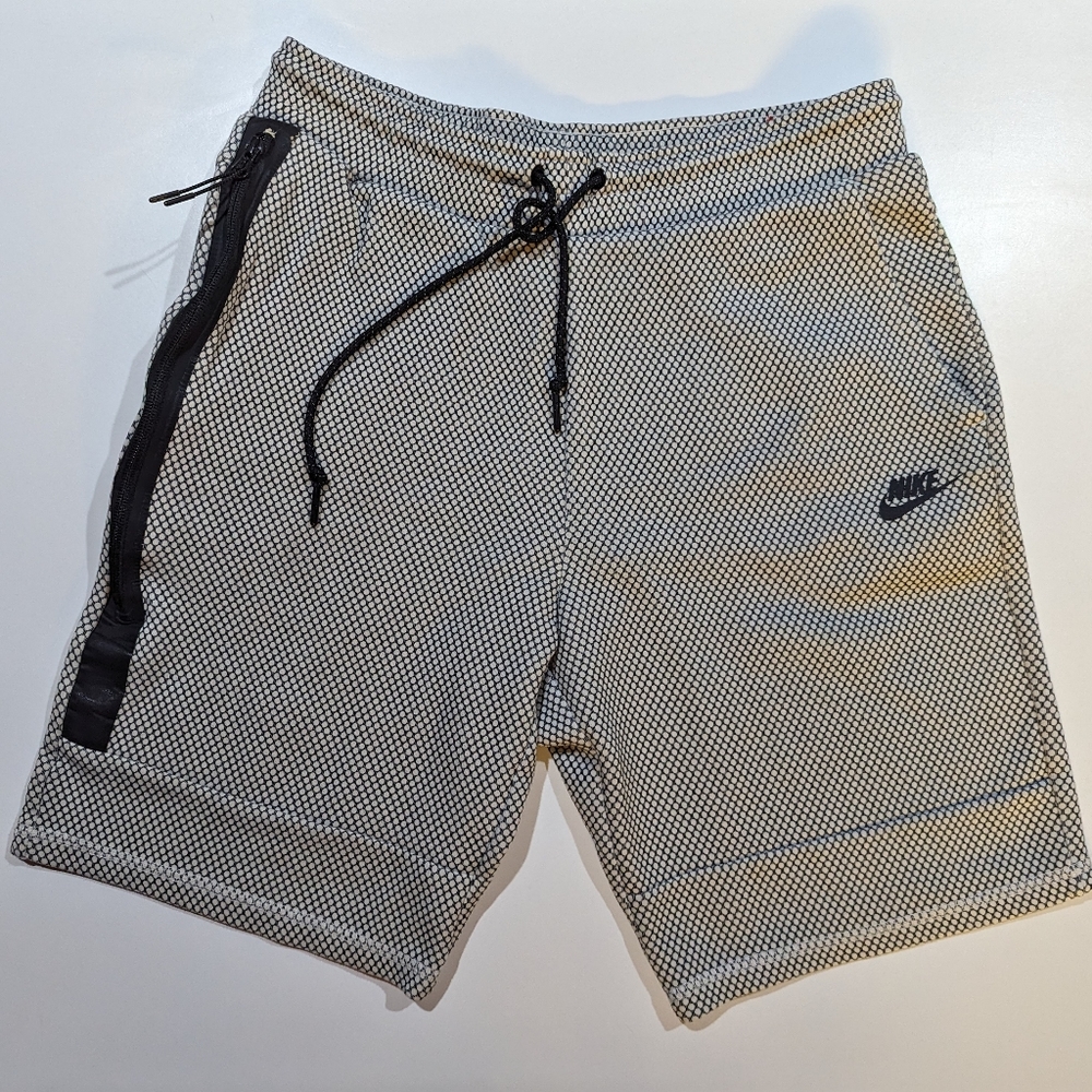 Nike Tech Fleece Grey/Black Honeycomb Shorts Size M